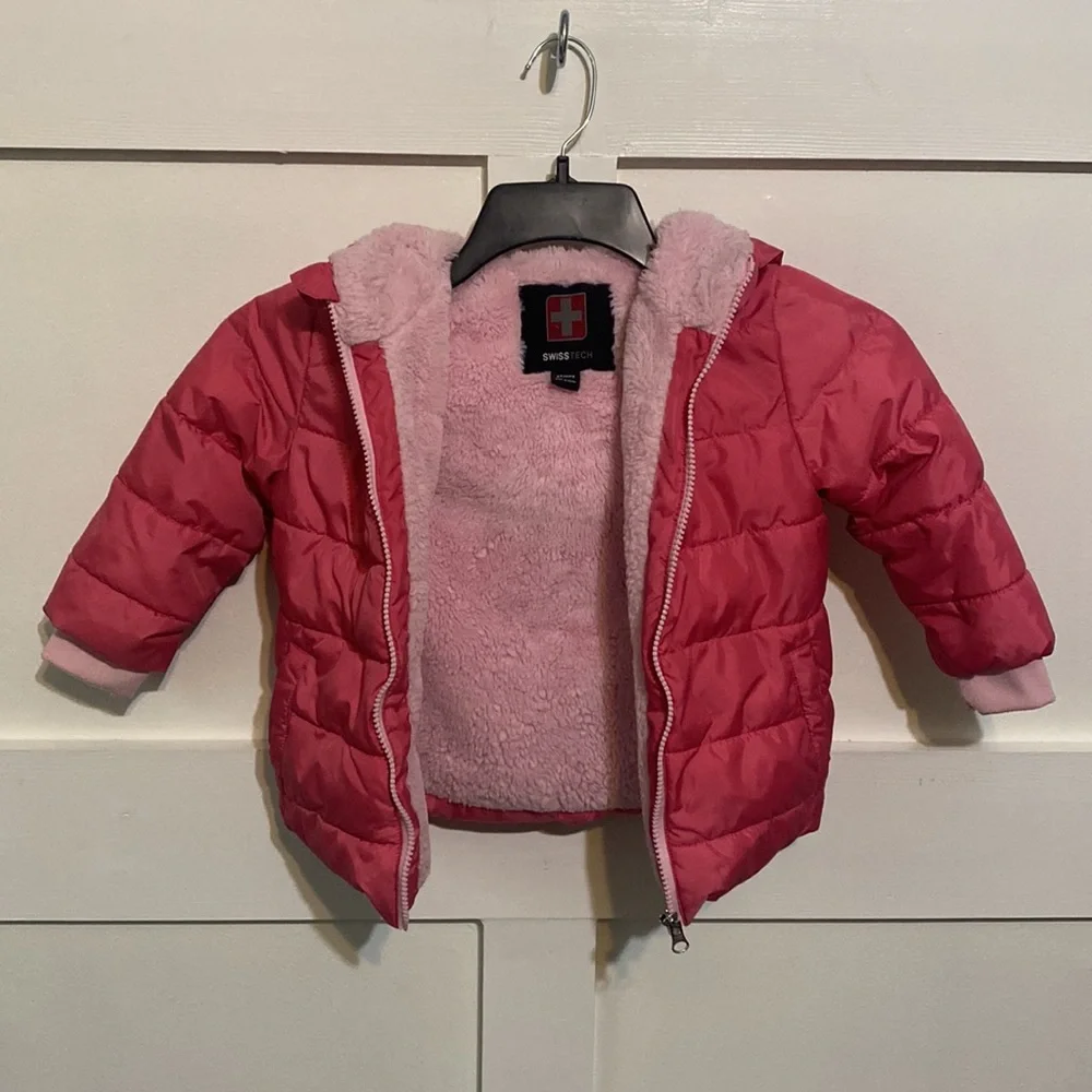 Swiss Tech pink puffer jacket - Picture 6 of 8